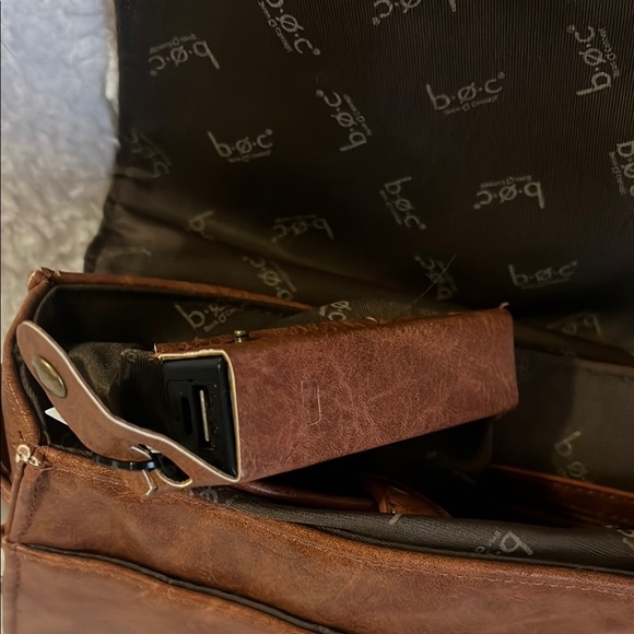 b.o.c. Brown Leather Crossbody Bag with Vintage Appeal - Picture 15 of 16